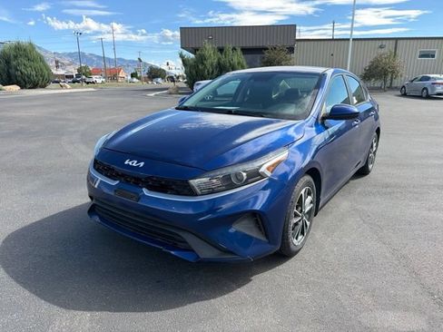 Used 2022 Kia Forte LXS FWD image 3