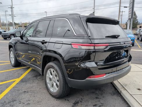 Used 2023 Jeep Grand Cherokee Limited AWD/4WD image 7
