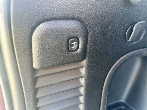 Used 2021 Jeep Grand Cherokee Limited image 9