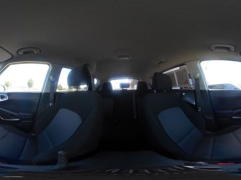 Used 2025 Kia Soul LX w/ LX Technology Package FWD image 40
