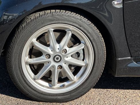 Used 2016 smart fortwo passion image 21