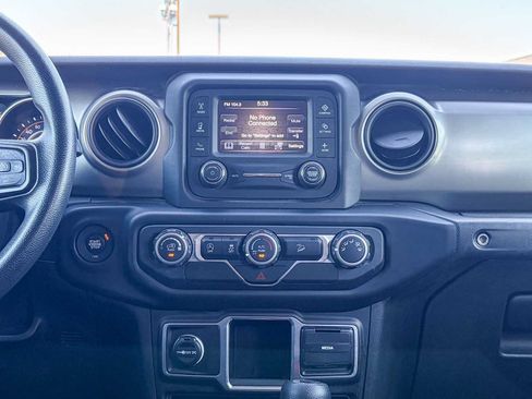 Used 2018 Jeep Wrangler Unlimited Sport AWD/4WD image 12