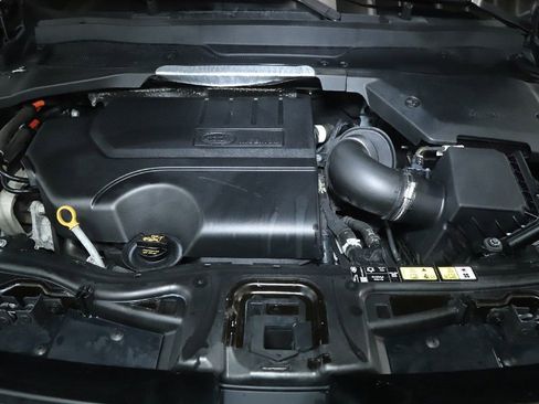 Used 2023 Land Rover Discovery Sport S image 37