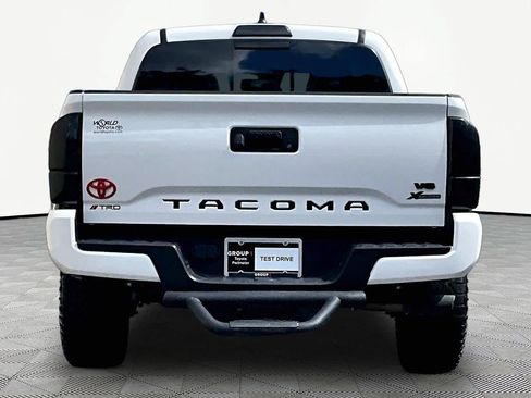 Used 2022 Toyota Tacoma SR5 w/ Technology Package RWD image 5