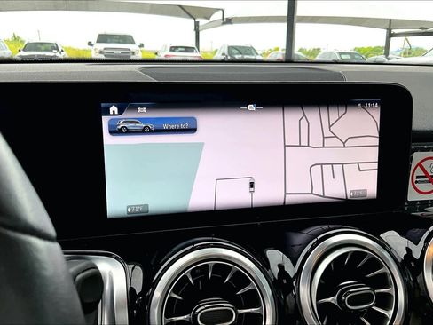 Used 2025 Mercedes-Benz GLB 250 image 34