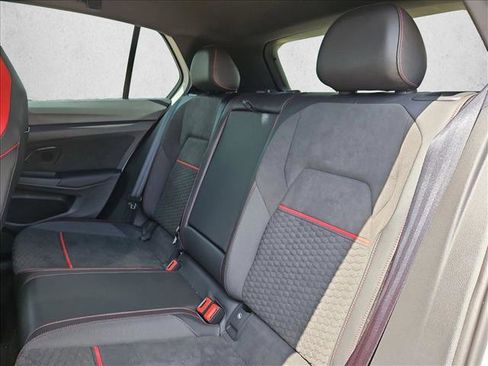 Used 2026 Volkswagen Golf SE FWD image 19