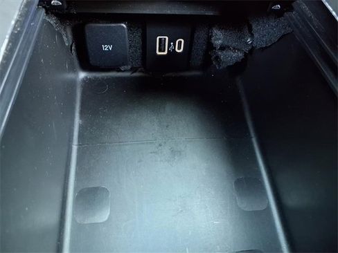 Used 2023 Lincoln Corsair Reserve image 10