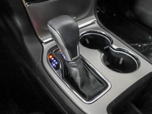 Used 2019 Jeep Grand Cherokee Altitude RWD image 32