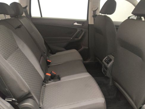 Used 2020 Volkswagen Tiguan S image 19