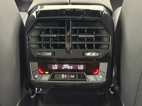 Used 2022 BMW iX xDrive50 w/ Premium Package image 38