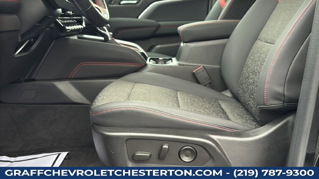 Used 2023 Chevrolet Colorado Z71 AWD/4WD image 25