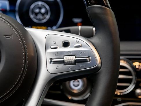 Used 2020 Mercedes-Benz Maybach S 560 4MATIC image 37