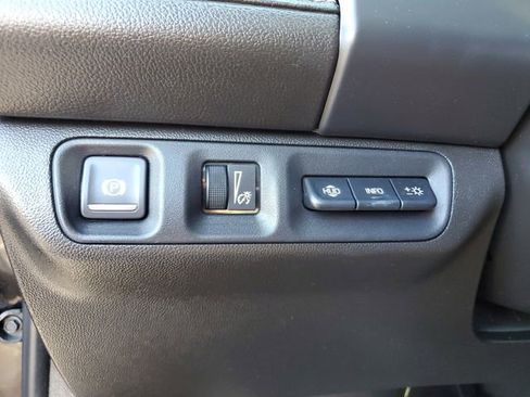 Used 2022 GMC Acadia SLT w/ Elevation Edition image 29