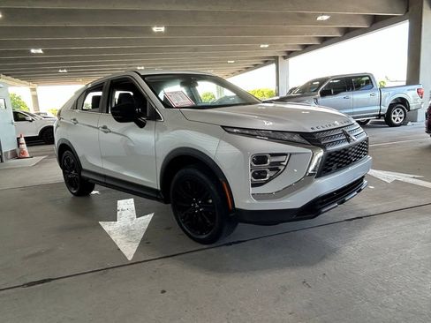 Used 2023 Mitsubishi Eclipse Cross LE AWD/4WD image 7