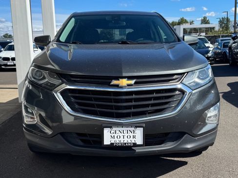 Used 2020 Chevrolet Equinox LT FWD image 2