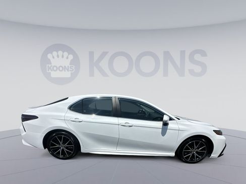 Used 2024 Toyota Camry SE FWD image 17