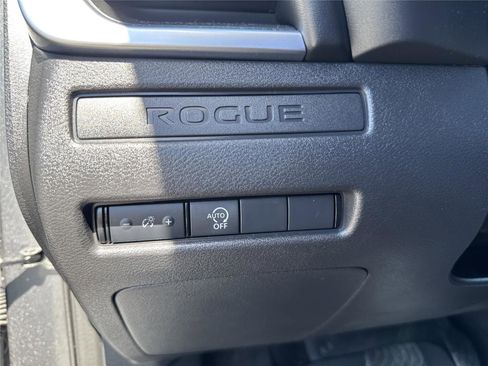 Used 2023 Nissan Rogue S FWD image 19