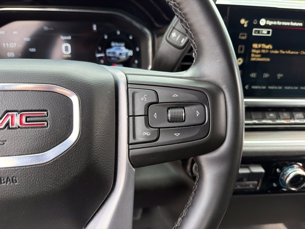 Used 2025 GMC Sierra 1500 SLT AWD/4WD image 16