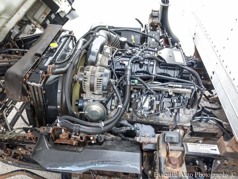Used 2018 Isuzu NPR RWD image 19