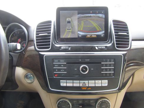 Used 2016 Mercedes-Benz GLE 350 w/ Premium Package image 16