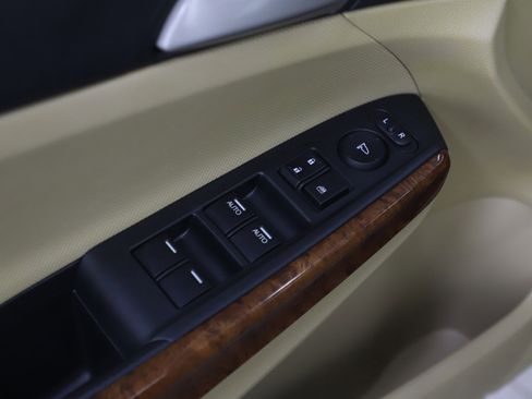 Used 2011 Honda Accord EX image 18