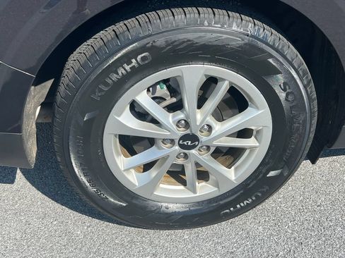 Used 2024 Kia Carnival LX FWD image 20