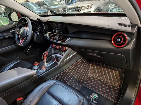 Used 2019 Alfa Romeo Stelvio AWD image 31