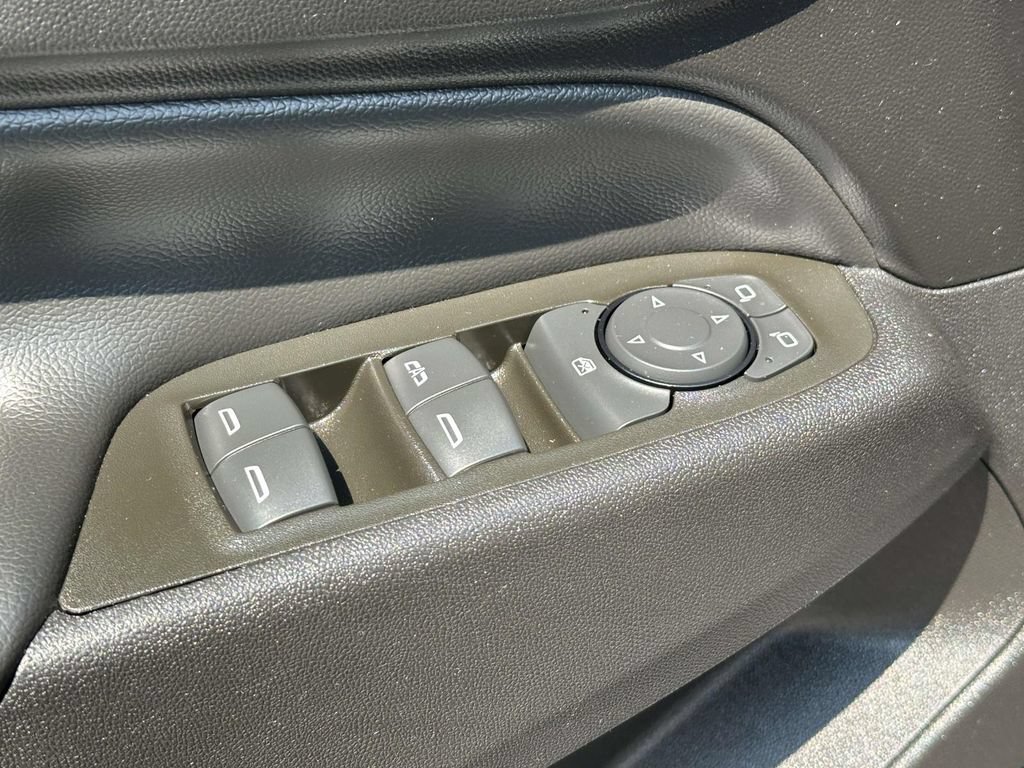 Used 2023 Chevrolet Equinox LT AWD/4WD image 12