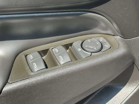 Used 2023 Chevrolet Equinox LT AWD/4WD image 12