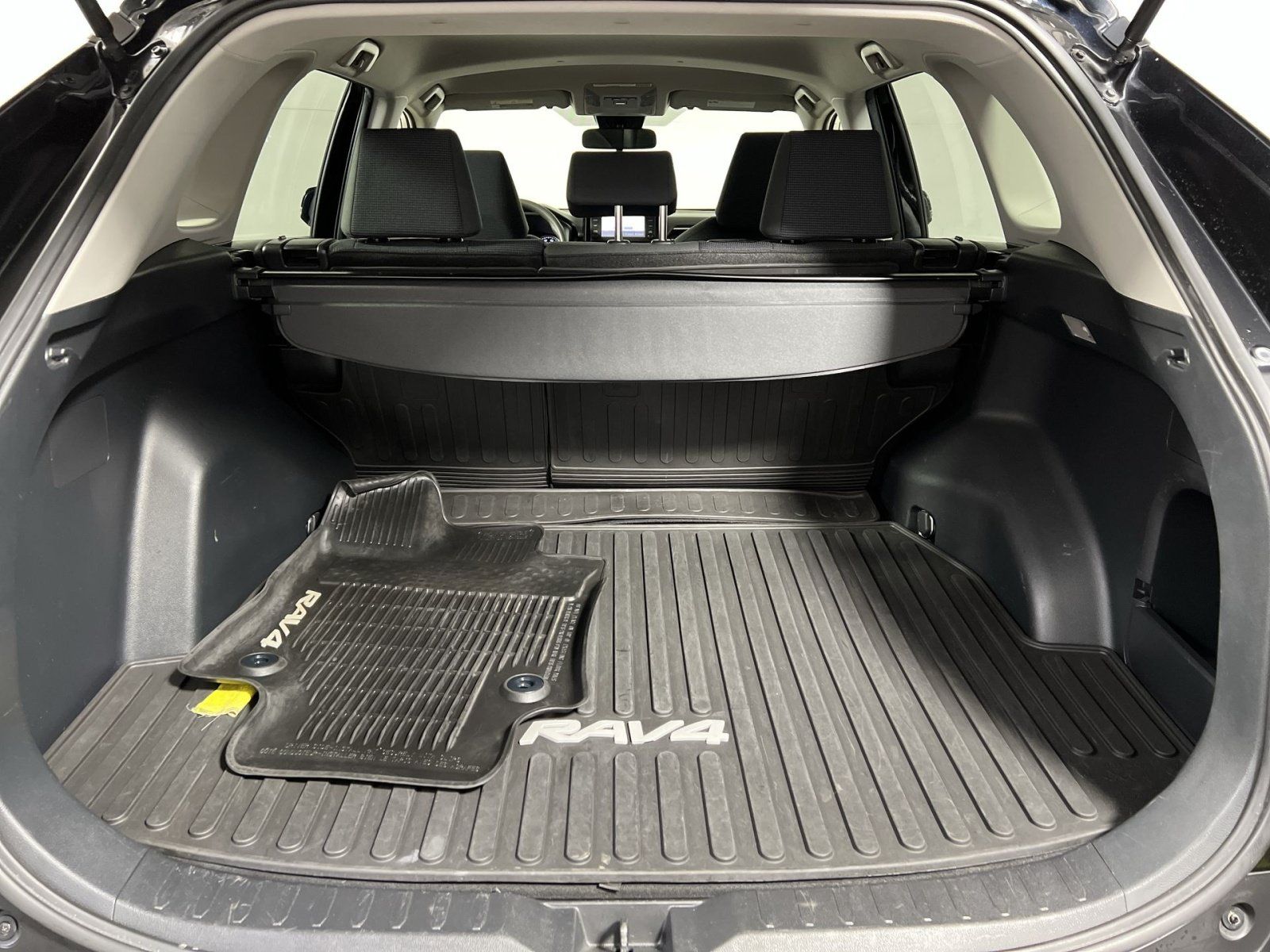 Used 2019 Toyota RAV4 LE w/ All Weather Liner Package AWD/4WD image 24