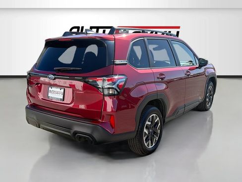 Used 2025 Subaru Forester Premium AWD/4WD image 7