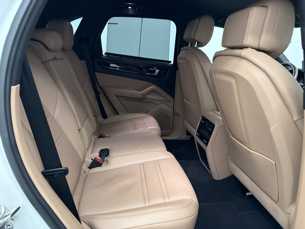 Used 2019 Porsche Cayenne AWD/4WD image 30