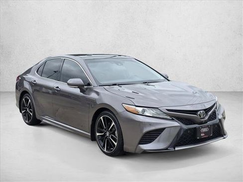 Used 2018 Toyota Camry XSE w/ Driver Assist Package FWD image 3