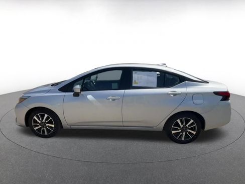Used 2025 Nissan Versa SV FWD image 9