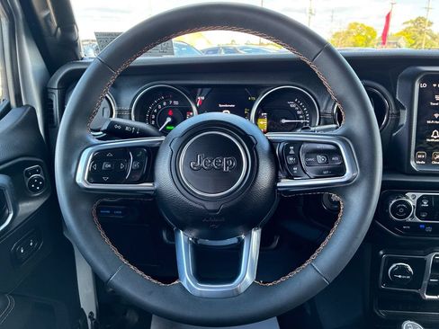 Used 2023 Jeep Wrangler Unlimited Sahara AWD/4WD image 23