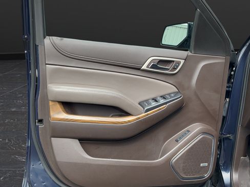 Certified 2020 GMC Yukon XL Denali w/ Denali Premium Package AWD/4WD image 29