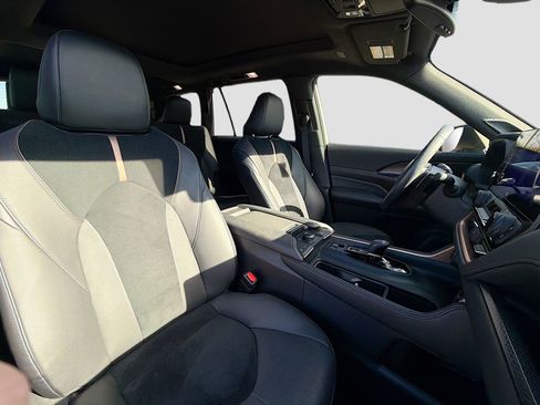 Used 2024 Toyota Grand Highlander AWD Hybrid image 16