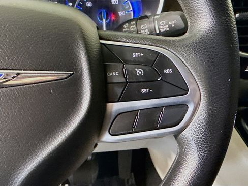 Used 2021 Chrysler Voyager Lxi FWD image 15