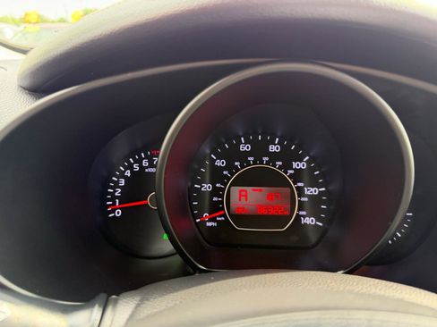 Used 2014 Kia Soul + w/ Audio Package FWD image 18