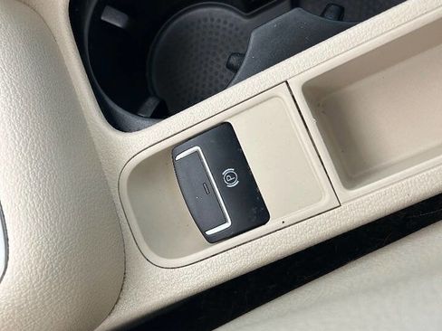 Used 2016 Volkswagen Tiguan S image 45