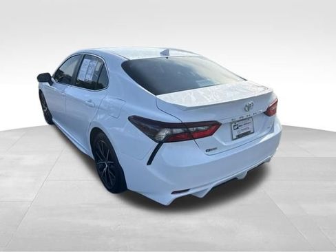Used 2023 Toyota Camry SE FWD image 3