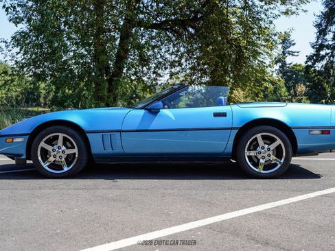 Used 1988 Chevrolet Corvette Convertible RWD image 3