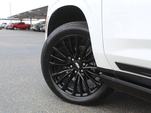 Used 2025 Cadillac Escalade ESV Sport Platinum w/ LPO, Floor Liner Package AWD/4WD image 13