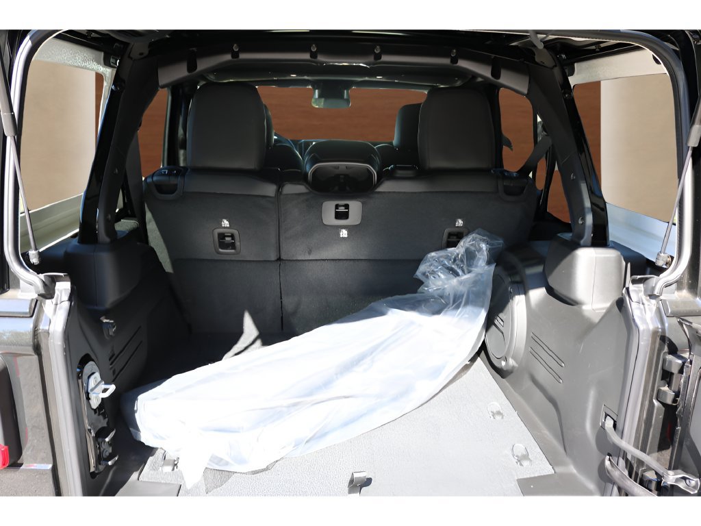 New 2027 Jeep Wrangler Unlimited Sahara AWD/4WD image 17