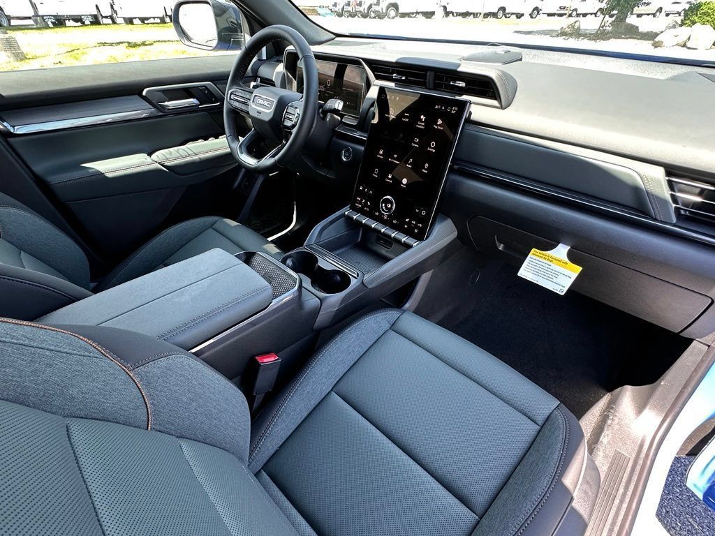 New 2026 GMC Terrain AT4 w/ LPO, Floor Liner Package AWD/4WD image 13