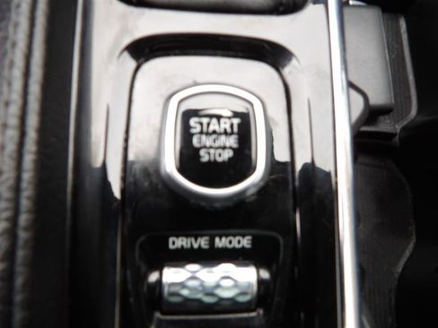Used 2018 Volvo XC90 T5 Momentum FWD image 25