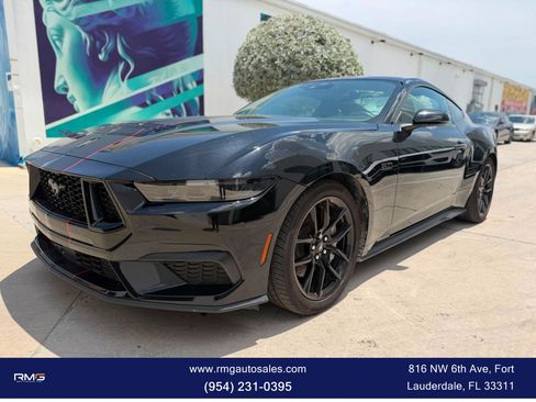 Used 2025 Ford Mustang GT RWD image 5