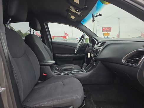 Used 2013 Chrysler 200 Touring FWD image 16