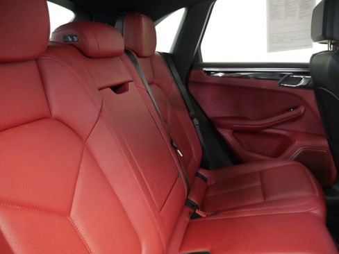 Certified 2023 Porsche Macan S image 33