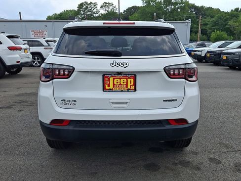 Certified 2024 Jeep Compass Latitude AWD/4WD image 5